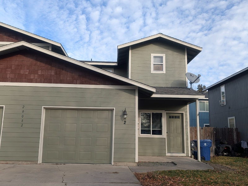bend Townhome: 20082 Beth Ave