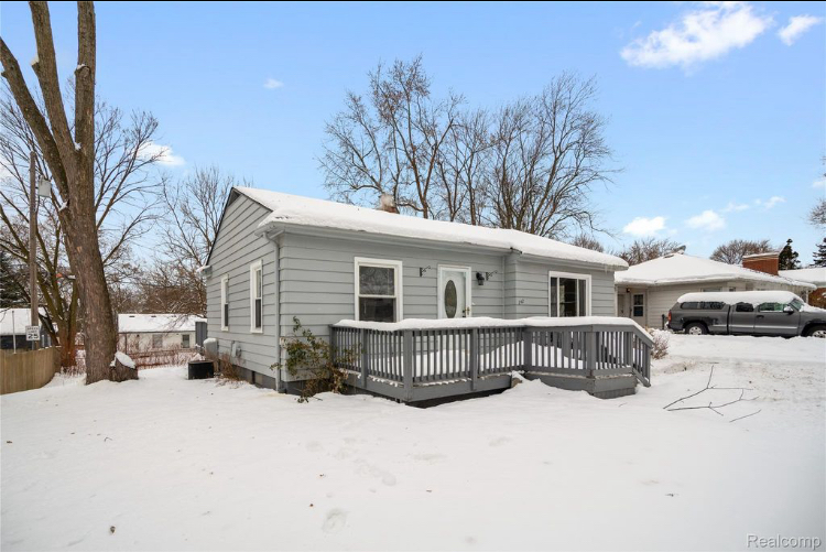 Waterford House: 242 Preston Ave,