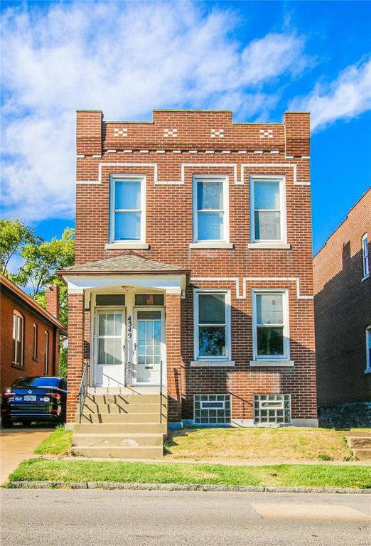 St Louis House: 4349 Bates Street