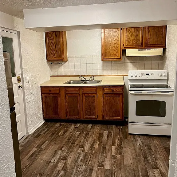 Mingo Junction Multiplex: 130 Grandview Ave.