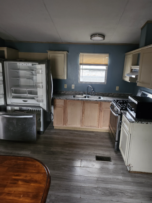 Arlington Multiplex: 4800 kelly elliot rd