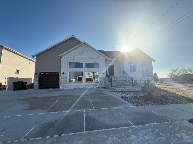Lehi House: 1193 W Mitchell ln