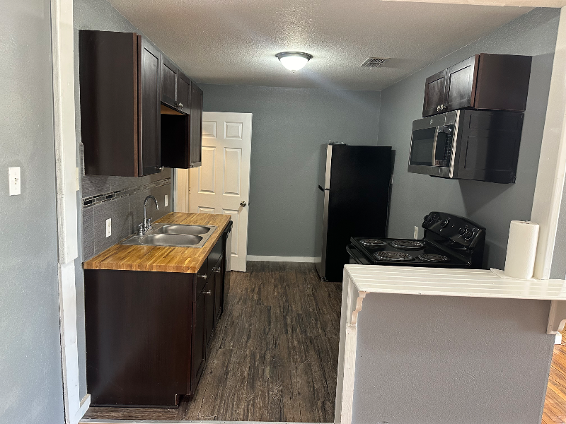 San Antonio House: 311 Glamis Avenue