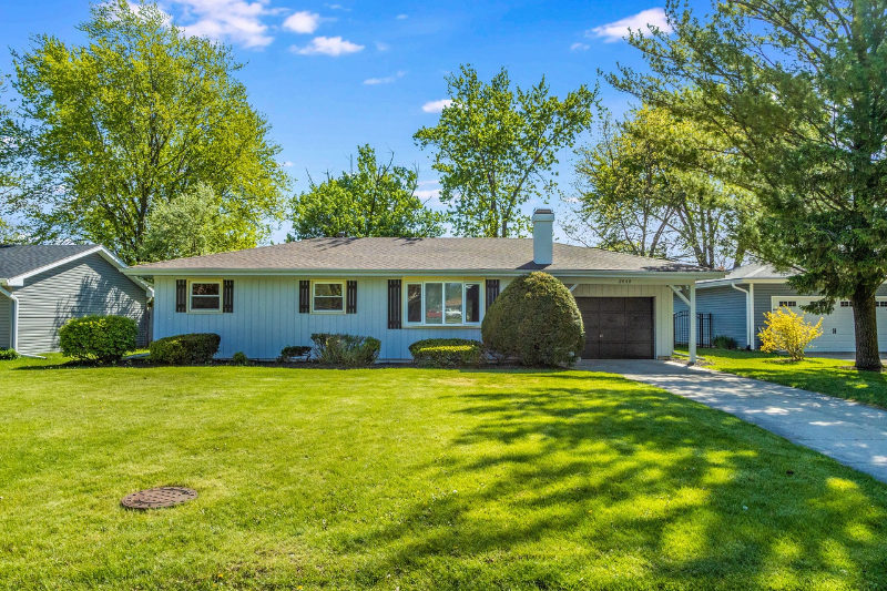 Aurora House: 2040 Blueberry Ln