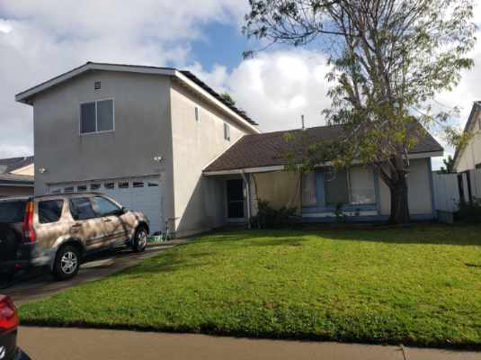 Huntington Beach House: 17072 Berlin Ln,