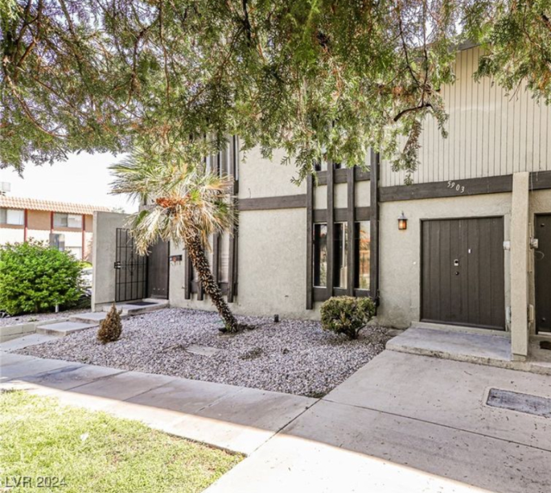 Las Vegas Townhome: 5903 Bromley Ave