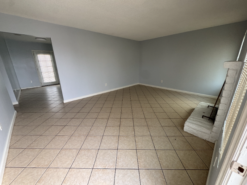 Bakersfield Multiplex: 1012 Valhalla Dr