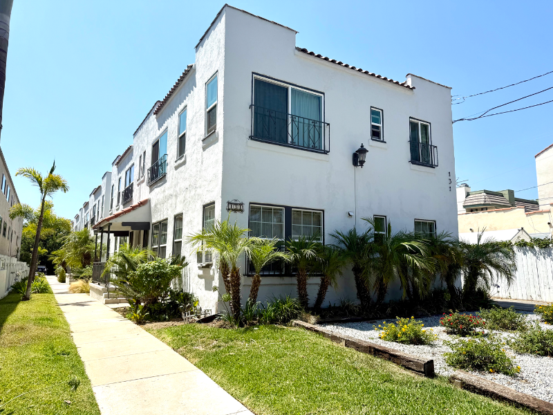 Glendale Apartment: 131 Olive St