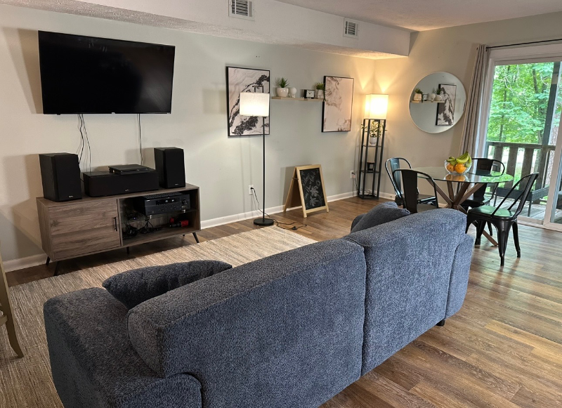 Southern Pines Townhome: 365 W Illinois Ave