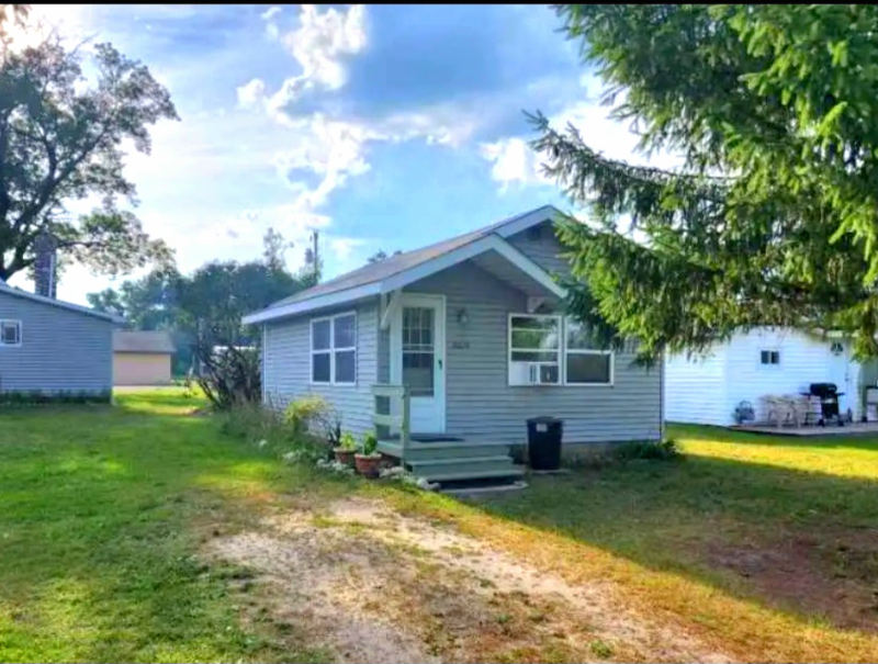 Lewiston House: 3010 Marius St,