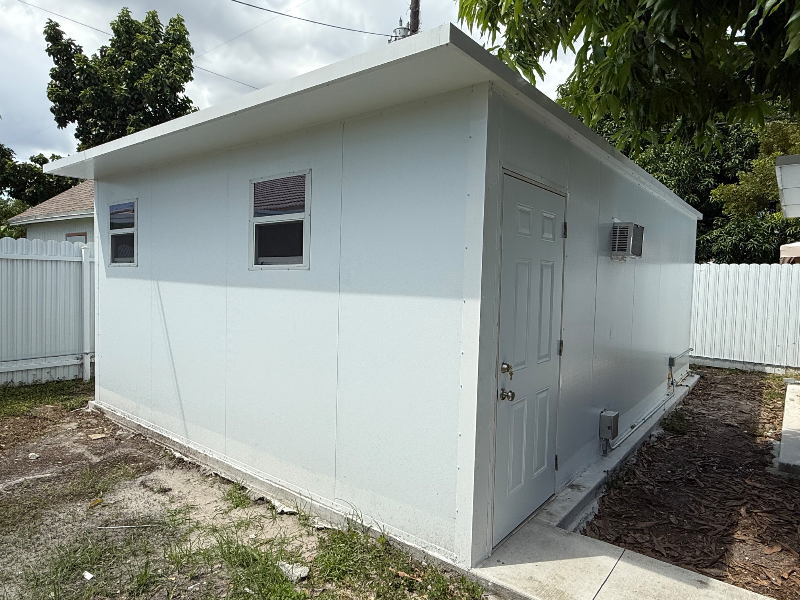 Hialeah House: 231 W 41st St