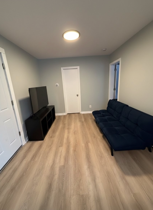 Rutland Apartment: 121 State St