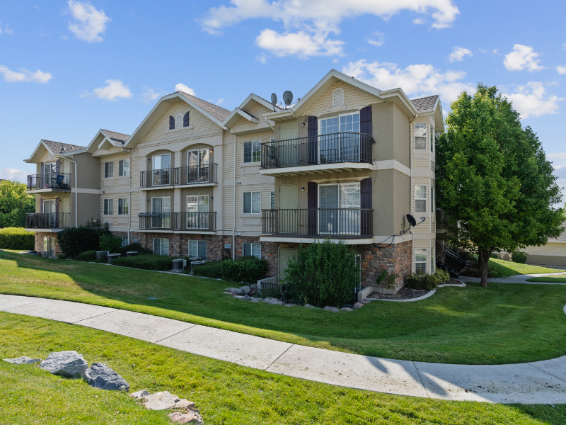 Saratoga Springs Condo: 2119 N Aurora Way