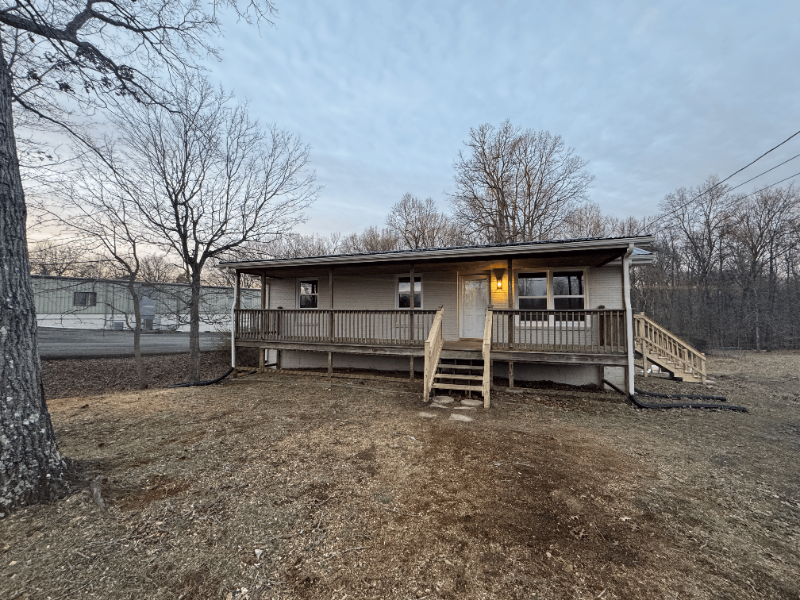 White Bluff House: 101 Circle Dr