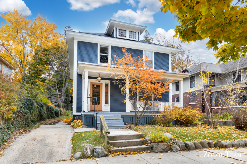 Grand Rapids House: 240 Calkins Ave SE