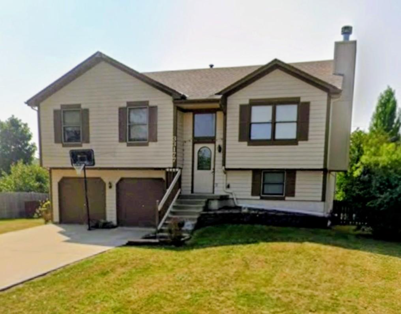 DE SOTO House: 33177 w 87 Cir