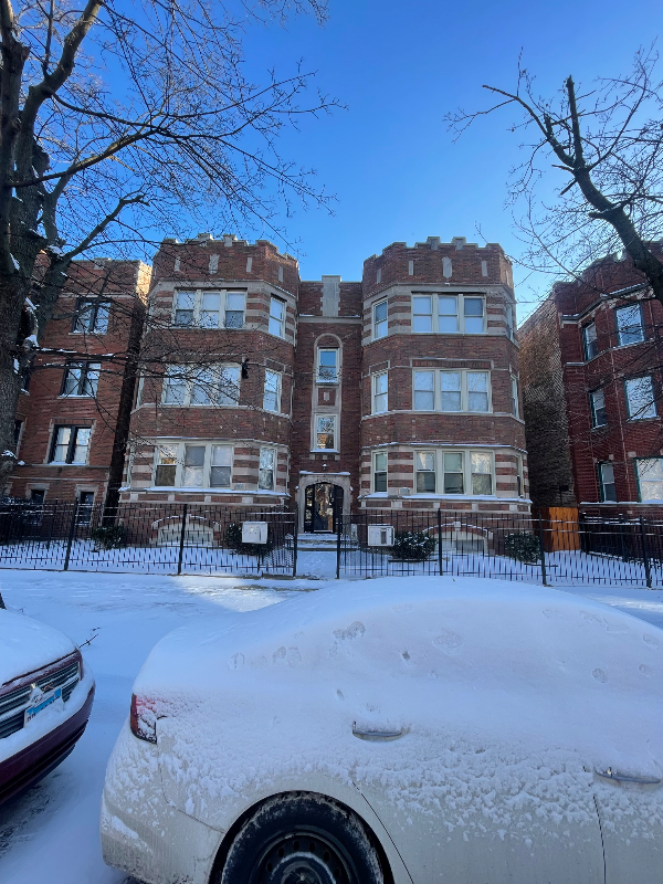 Chicago Apartment: 7725 S Kingston #G