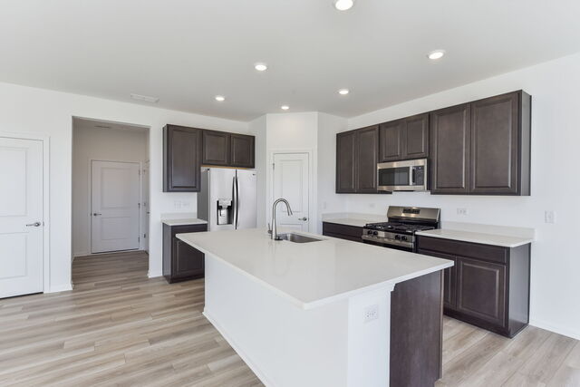 Plainfield House: 15238 S. Hepworth Place