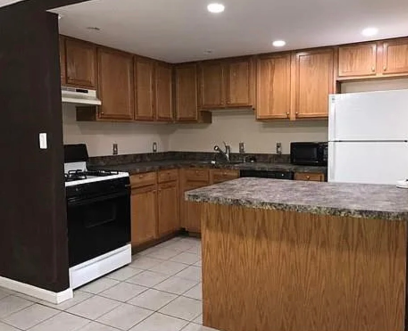 Stoughton Apartment: 23 McCormick Ter