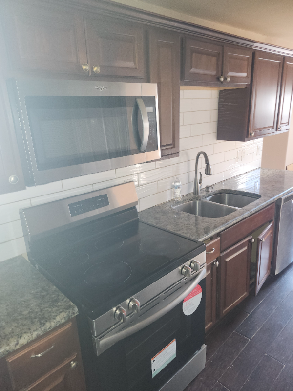 SHERMAN Multiplex: 1017 Wells St.