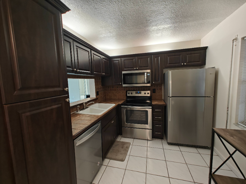 Coral Springs Condo: 8750 Royal Palm Blvd
