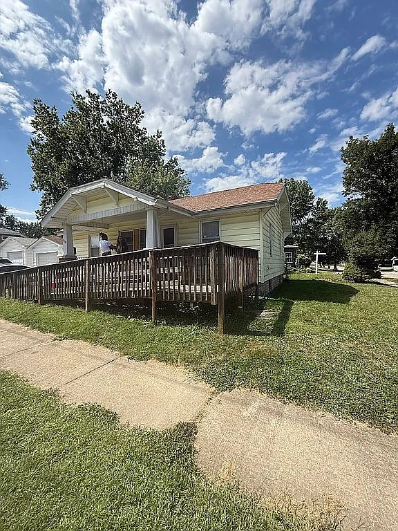 Decatur House: 505 S 17th St