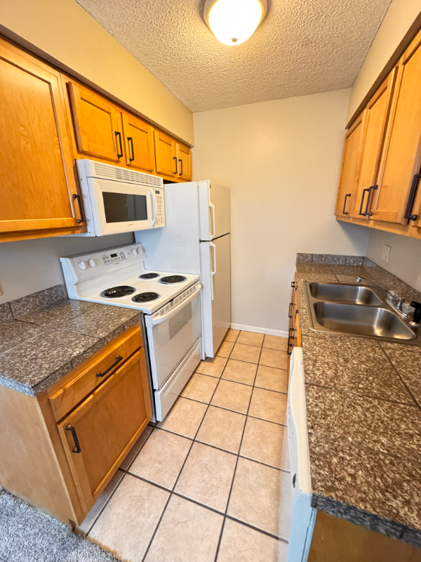 Lincoln Apartment: 1531 D Street