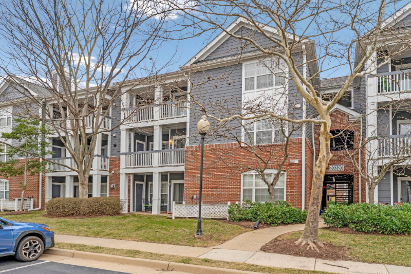 Ashburn Condo: 20320 Beechwood Ter