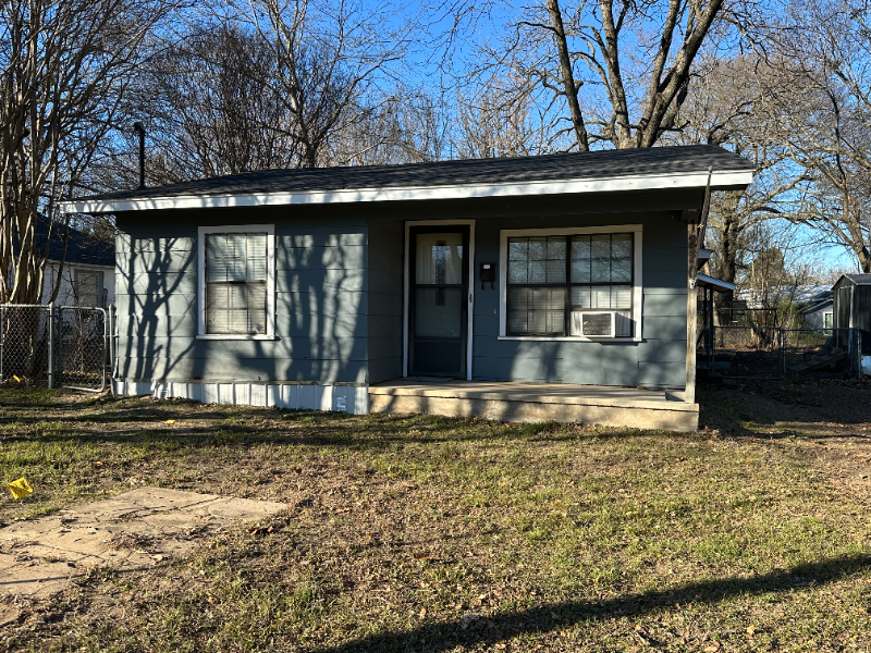 Paris House: 1220 Graham