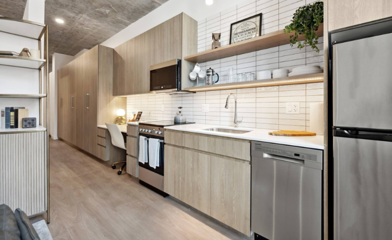 chicago Condo: 225 w huron