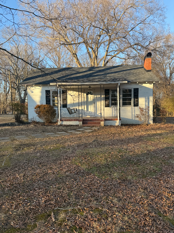 Eden House: 435 E Meadow Rd,