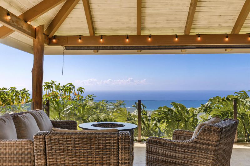 Captain Cook Multiplex: 82-5909 Coffee Royal Pl