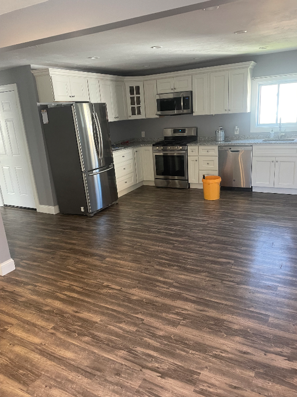 Millbury Townhome: 118 Main St