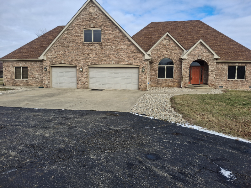 Fountaintown House: 256 W Brookville Rd