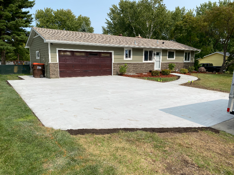 Stillwater House: 14860 Upper 55th St N