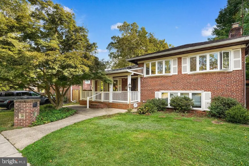 Kensington House: 5110 Flanders Ave