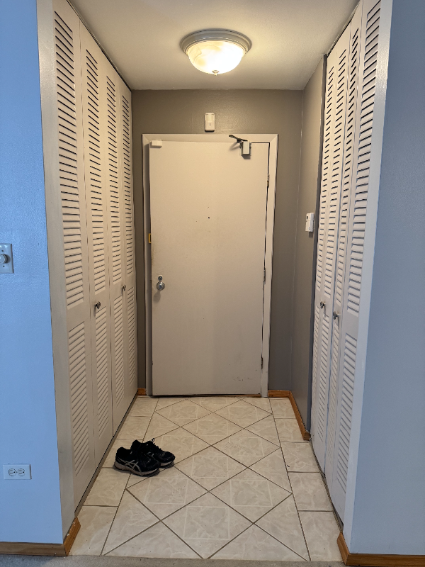 Willowbrook Apartment: 6139 Knoll Wood Rd