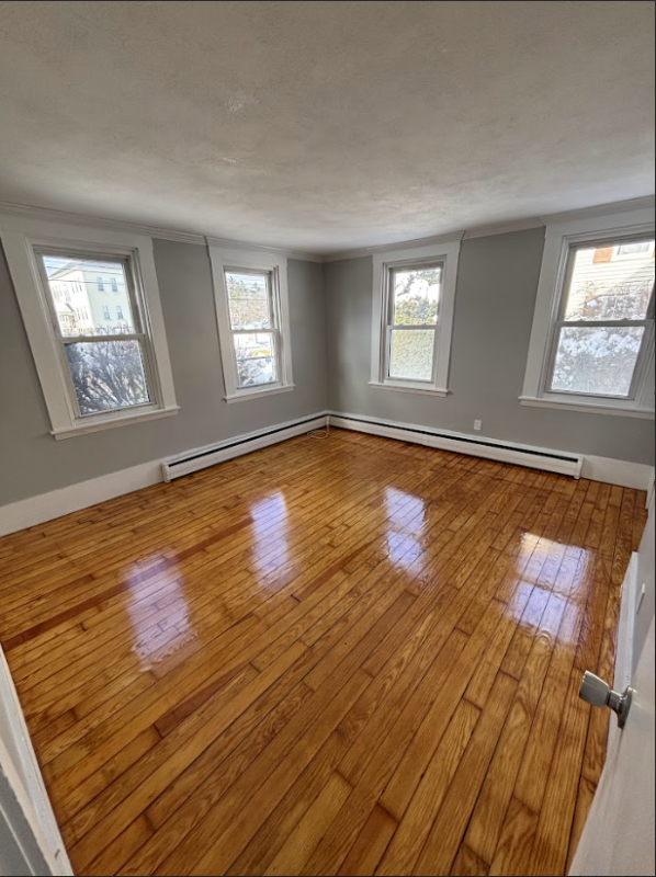 Plaistow Apartment: 131 Main St