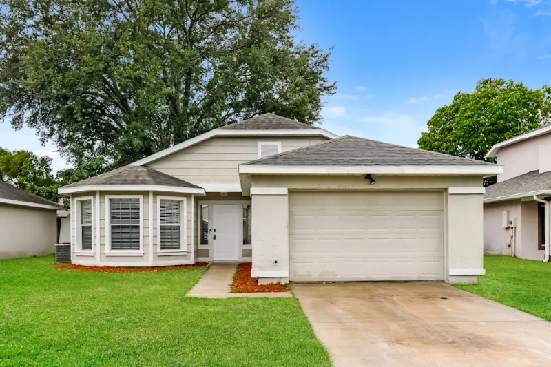 Orlando House: 13039 Baltimore Woods Ln