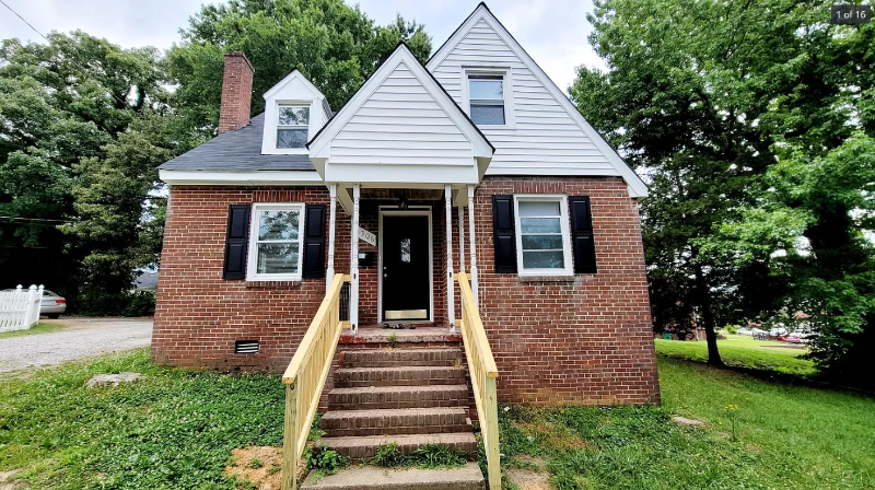 Richmond House: 1306 Bowen St