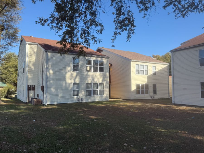 Marion Apartment: 324 Block ST