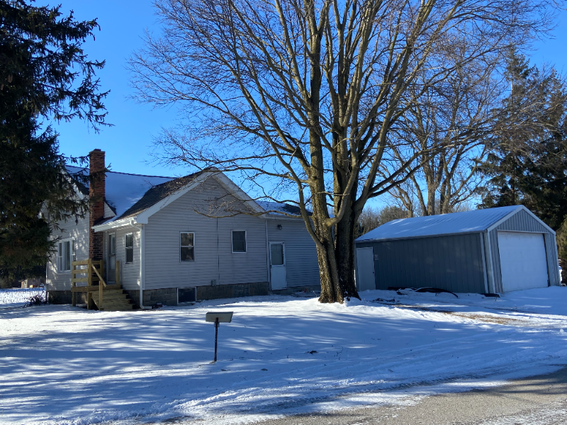 Grand Rapids House: 12701 S River Rd