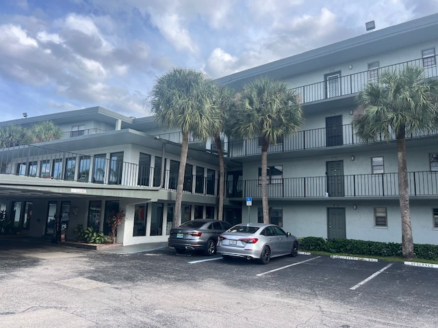 Boca Raton Condo: 9440 SW 8th St