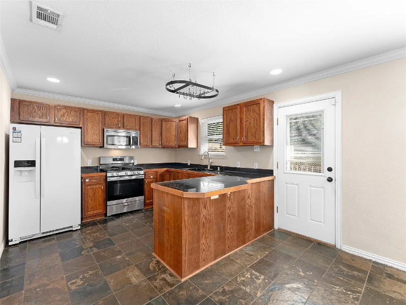 Fort Worth House: 4732 Scots Briar Ln