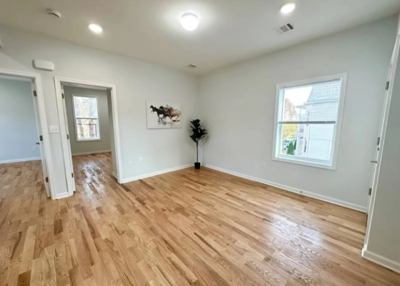 Elizabeth Multiplex: 558-562 Court St