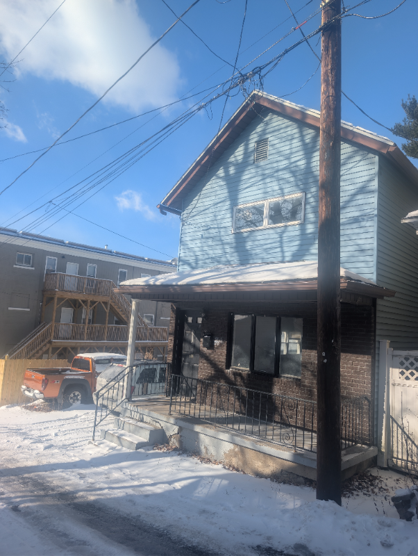 Scranton House: 510 Schultz Ct,