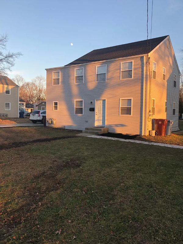 Woodstown Apartment: 125 Borton Dr