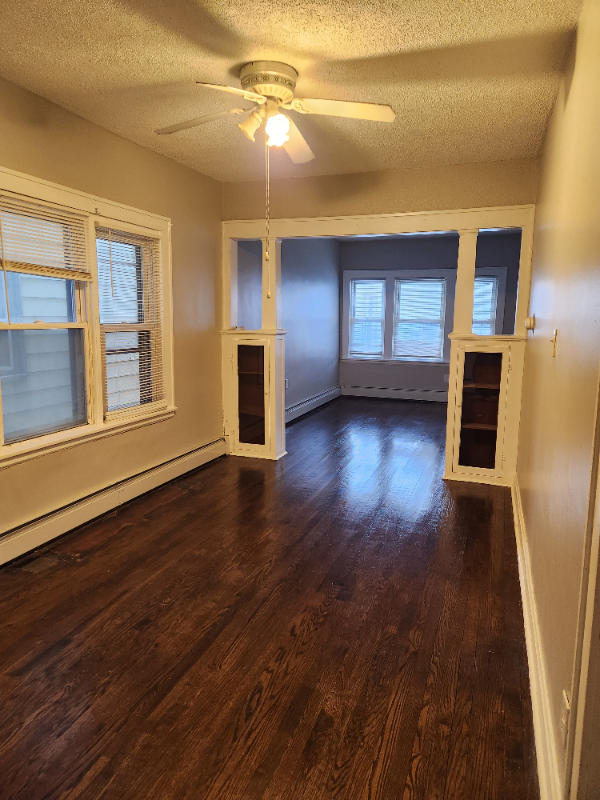 Chicago House: 9631 S Avenue M