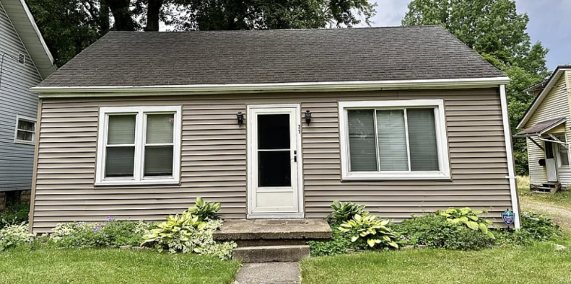 Mansfield House: 71 Rowland Ave