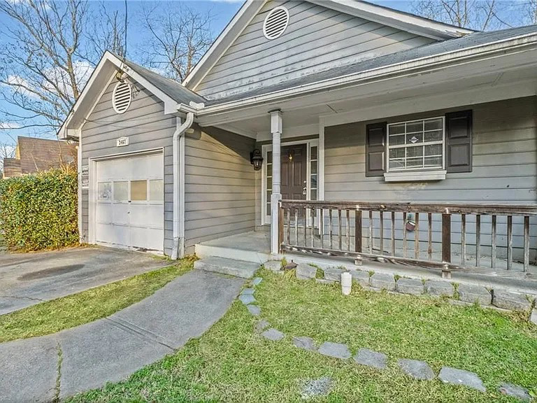 Marietta House: 3467 Clare Cottage TRCE SW